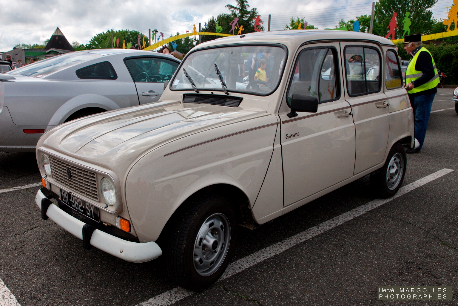 Renault 4 GTL Savane_02.jpg